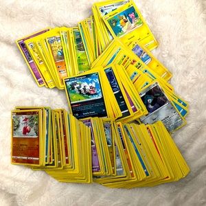 COPY - 500 assorted Pokémon cards